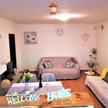 D&n Apartment *